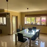 Welcoming House With Terrace And Garden In Barra De Mira Vakantiehuis