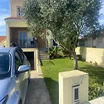Welcoming House With Terrace And Garden In Barra De Mira Areao