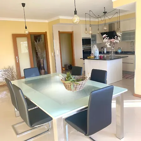 Welcoming House With Terrace And Garden In Barra De Mira Areao