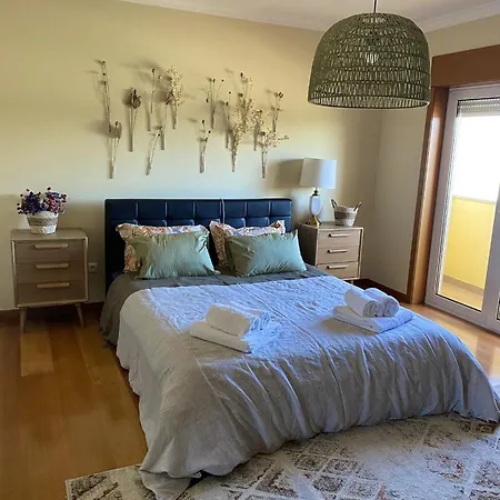 Welcoming House With Terrace And Garden In Barra De Mira Vakantiehuis