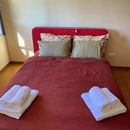 Welcoming House With Terrace And Garden In Barra De Mira Vakantiehuis Areao