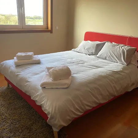 Welcoming House With Terrace And Garden In Barra De Mira Vakantiehuis