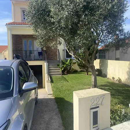 Welcoming House With Terrace And Garden In Barra De Mira Vakantiehuis Areao