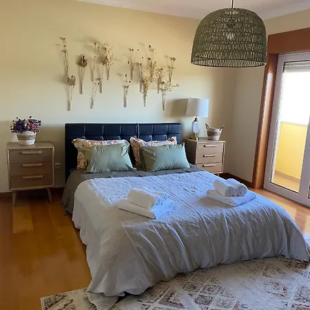 Vakantiehuis Welcoming House With Terrace And Garden In Barra De Mira *