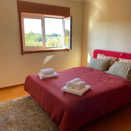 Welcoming House With Terrace And Garden In Barra De Mira Vakantiehuis
