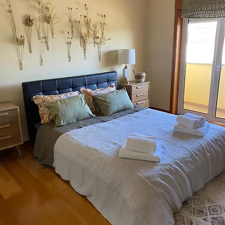 Vakantiehuis Welcoming House With Terrace And Garden In Barra De Mira