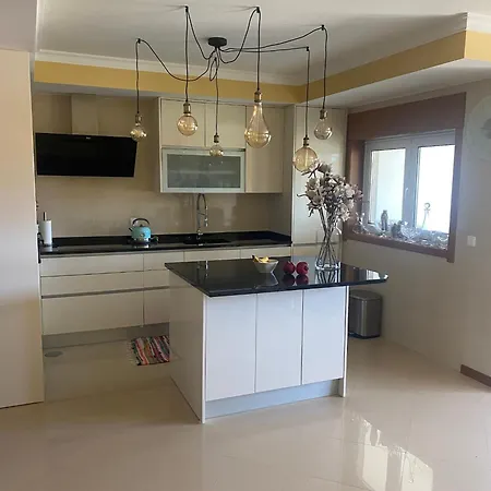 Vakantiehuis Welcoming House With Terrace And Garden In Barra De Mira *