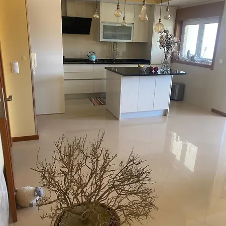 Vakantiehuis Welcoming House With Terrace And Garden In Barra De Mira *