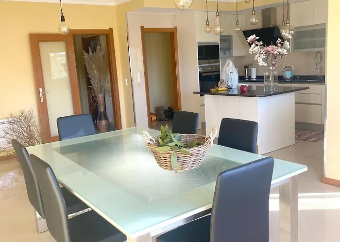 Welcoming House With Terrace And Garden In Barra De Mira Areao