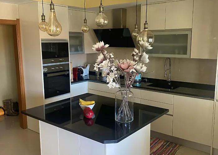 Welcoming House With Terrace And Garden In Barra De Mira