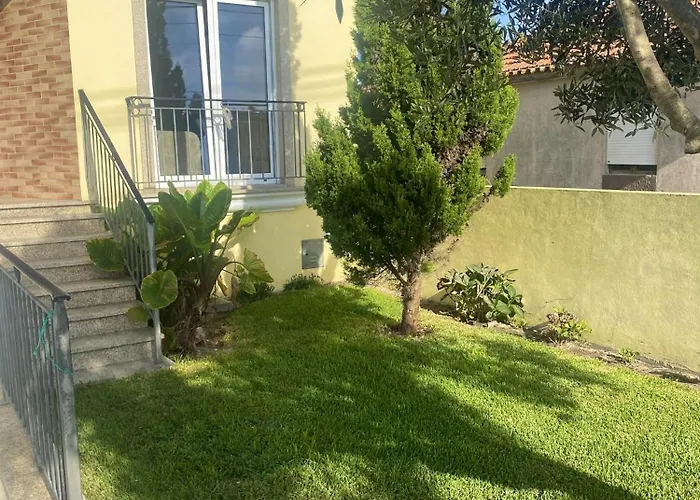 Welcoming House With Terrace And Garden In Barra De Mira Σπίτι διακοπών