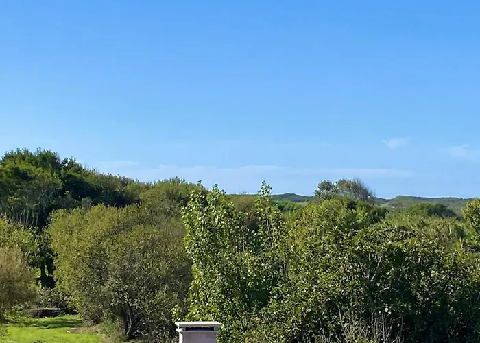 Welcoming House With Terrace And Garden In Barra De Mira