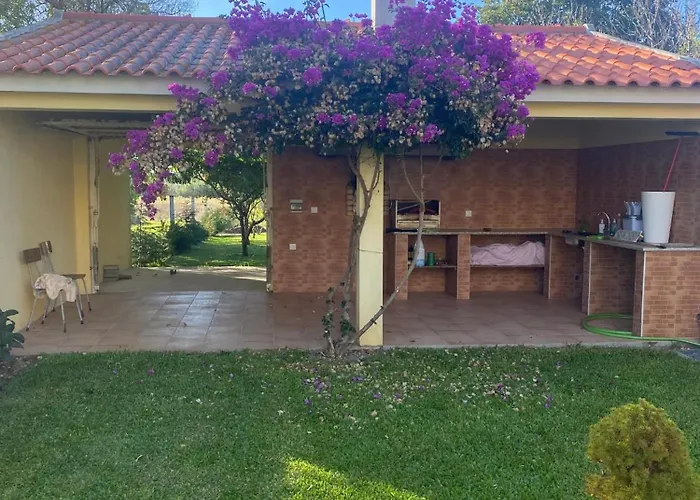 Welcoming House With Terrace And Garden In Barra De Mira Σπίτι διακοπών *